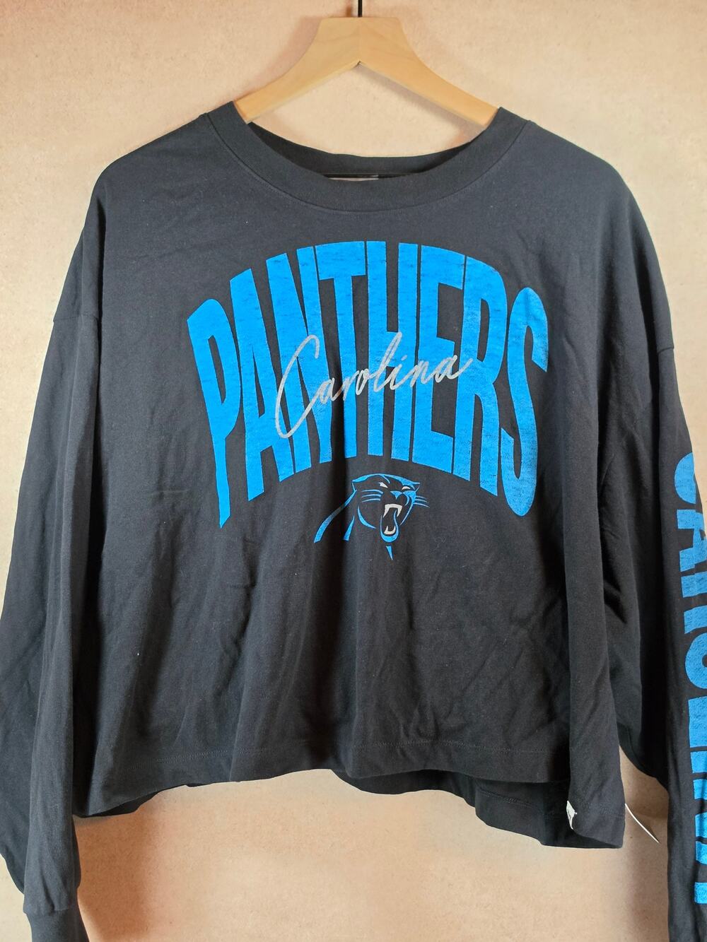 ’47 Brand Carolina Panthers Women’s XL Long Sleeve Crop Top NWT